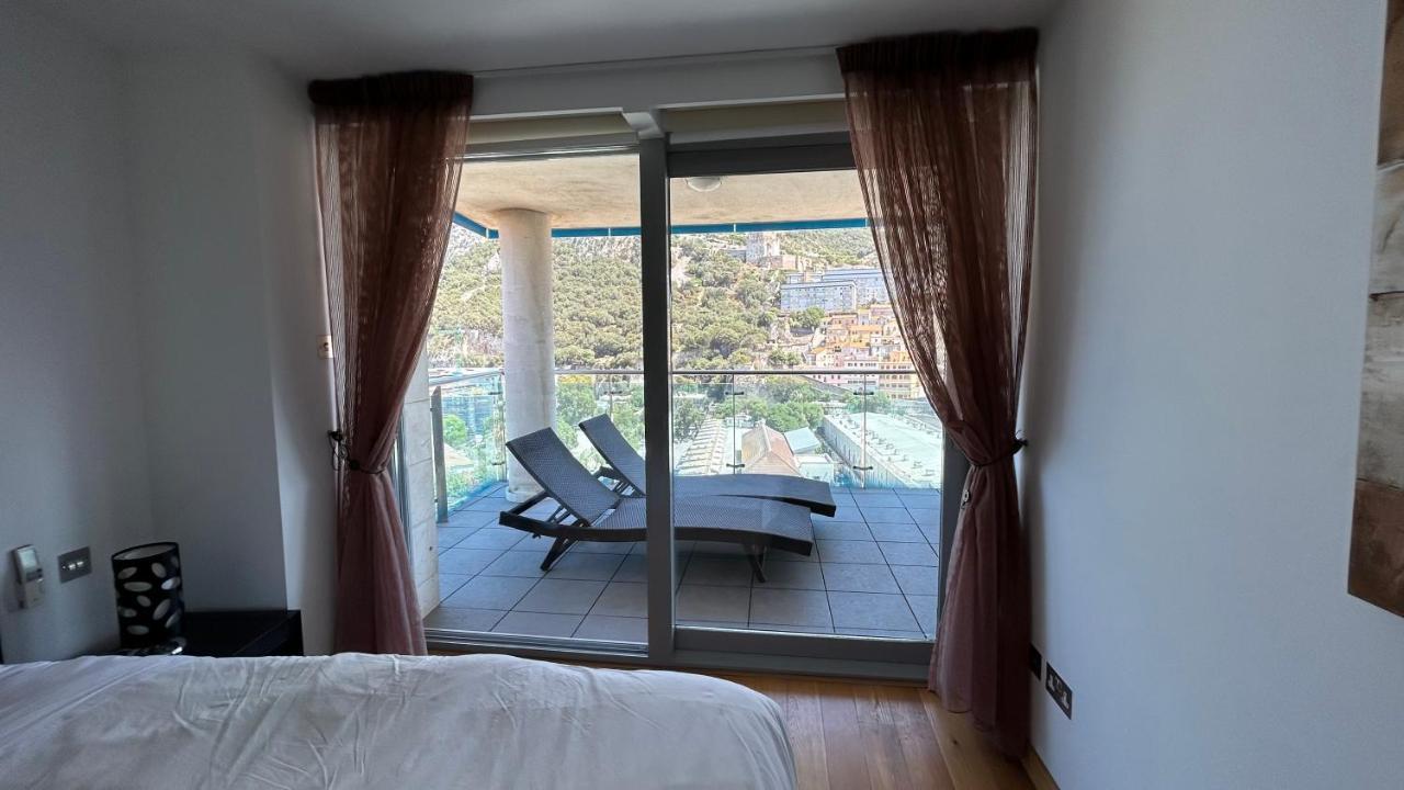 Ocean Village Luxury 2 Bed 2 Bath Apartment - Amazing Views - Pools And Jacuzzis Gibraltar Buitenkant foto