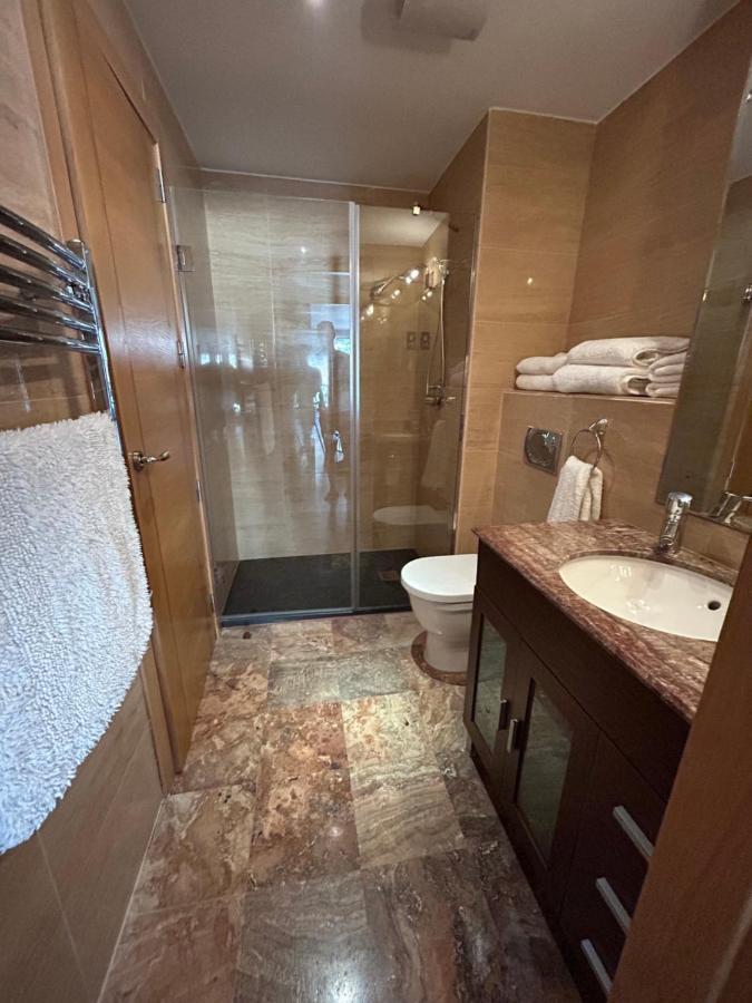Ocean Village Luxury 2 Bed 2 Bath Apartment - Amazing Views - Pools And Jacuzzis Gibraltar Buitenkant foto